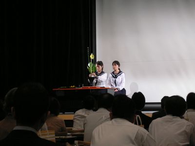 華道の様子 華道の様子