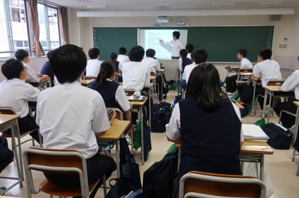 自由 高校 箕面 学園