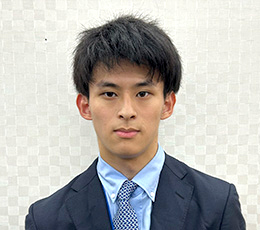 王 先生